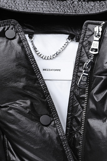 Пуховик-оверсайз с капюшоном, черный