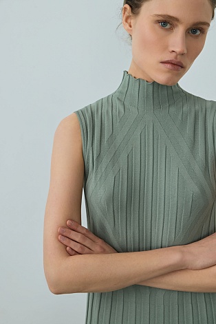 Трикотажное платье-лапша без рукавов, цвет полынь