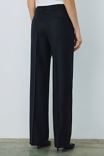 Прямые брюки со стрелками, черные MARIA