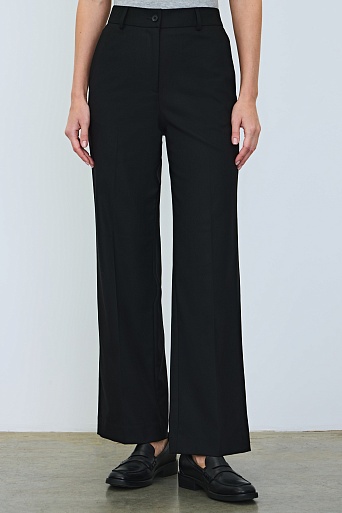 Прямые брюки со стрелками, черные MARIA