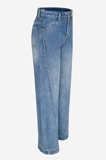 Джинсы с диагональными швами, голубые с потертостями