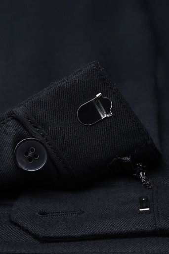 Брюки с защипами, черные