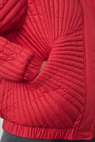 Пуховик с фигурной стежкой, красный