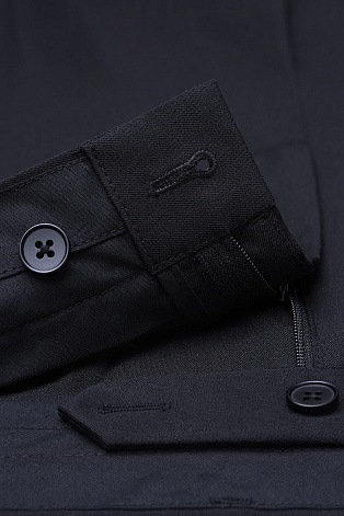 Свободные брюки со стрелками, черные