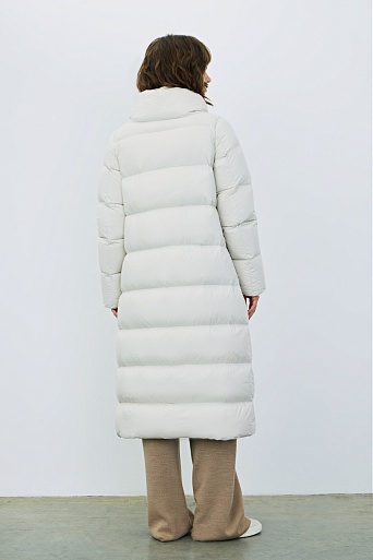 Длинный пуховик со стежкой треугольниками, белый