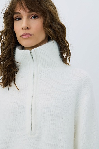 Мохеровый свитер-поло, белый