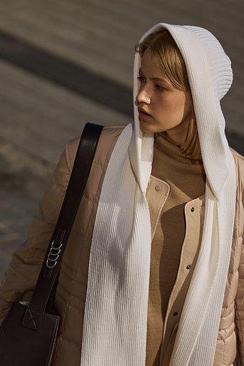 Капор с завязками, белый