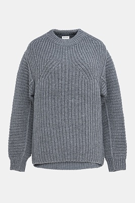 Серый джемпер грубой вязки