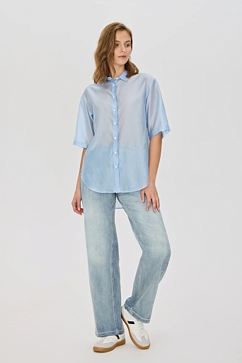 Нежно-голубая блузка с рукавом 1/2