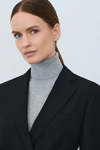 Приталенный жакет с декоративной складкой, черный