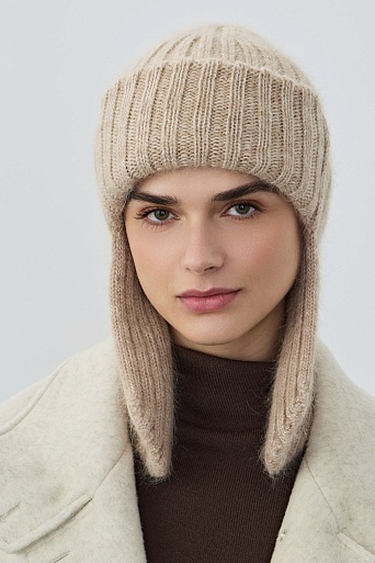 Шапка-ушанка в рубчик с ангорой, бежевая
