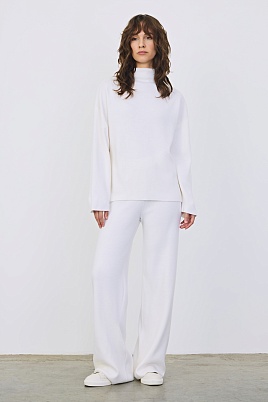 Трикотажный костюм из шерсти, молочный