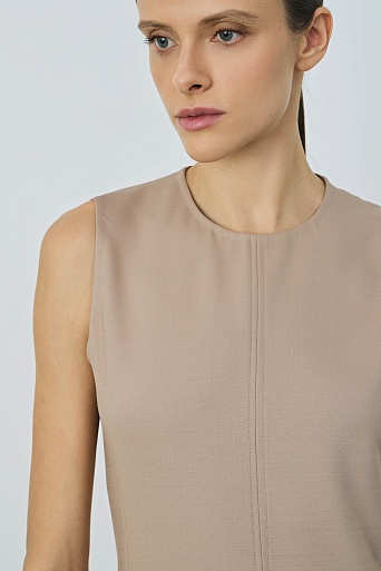 Платье без рукавов с расклешенным низом, бежевое