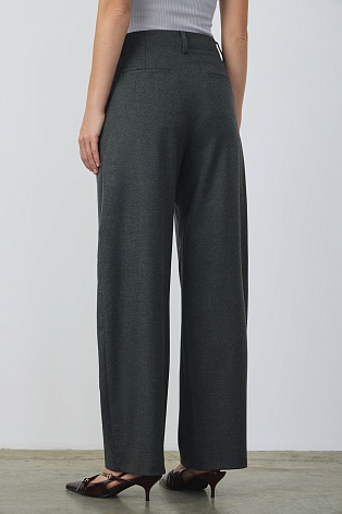 Прямые брюки со стрелками, серые