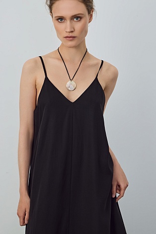 Платье А-силуэта на бретельках, черное