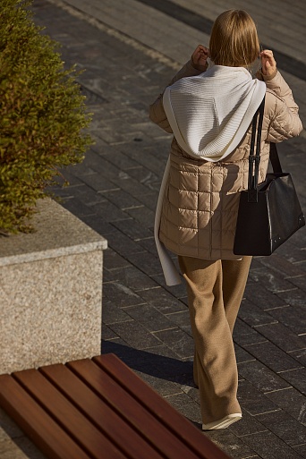 Капор с завязками, белый